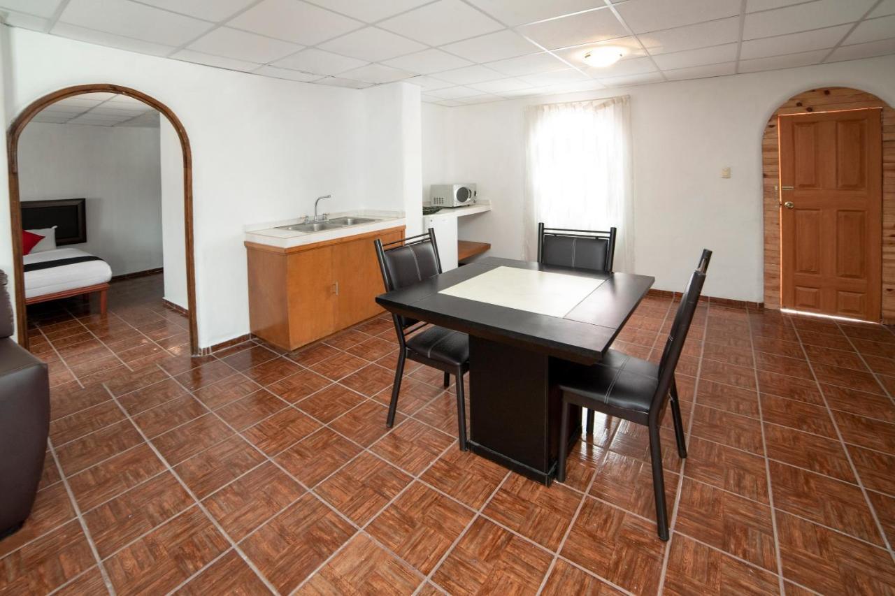 Capital O Next Yard Hotel & Suites Tequisquiapan San Luis Potosi Bagian luar foto